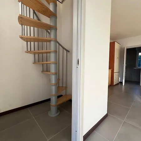 Auf Zwei Ebenen Apartment
